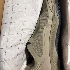 R.A.D One V-1 rover/overland drop men’s 13 BNIB